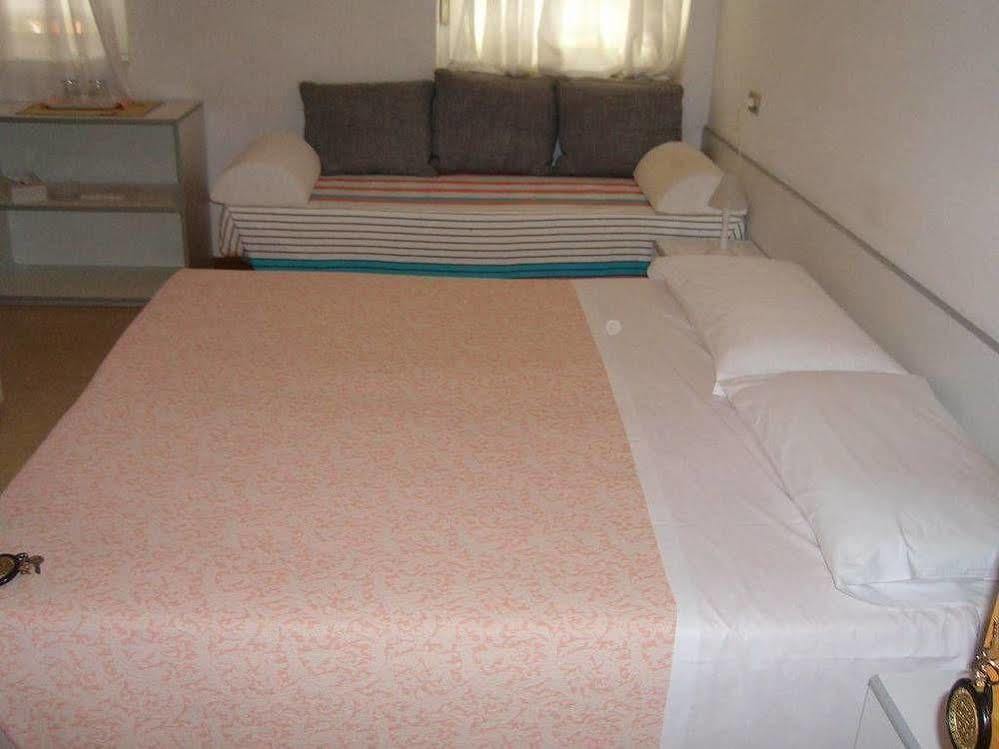 Carla Hotel